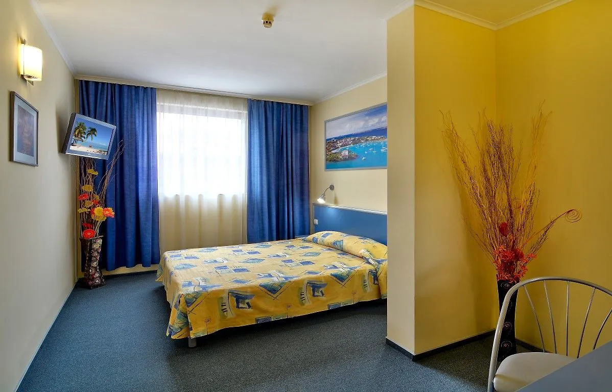 וארנה Aqua Hotel