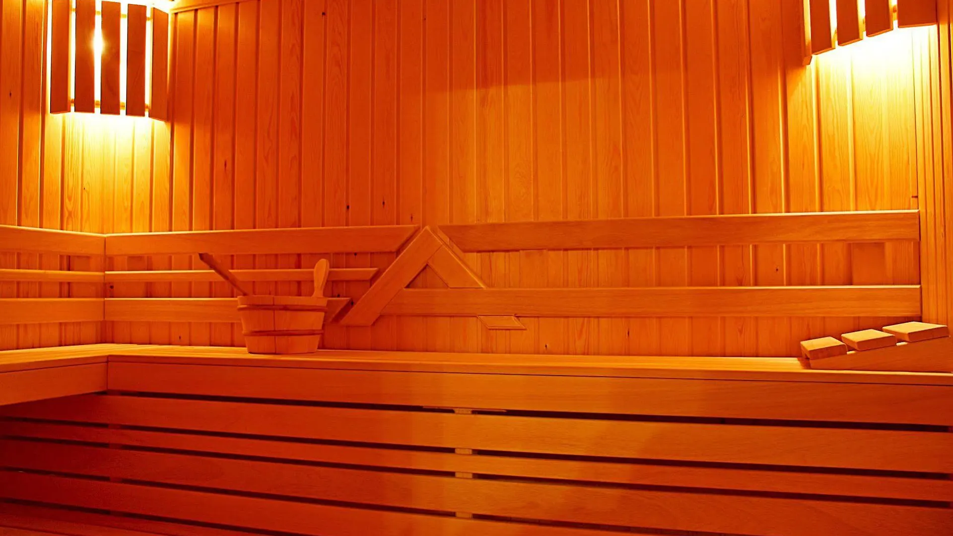 Aqua Hotel Varna 4*,